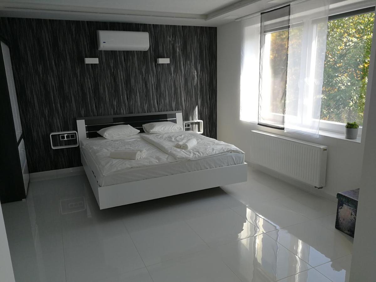 Aqua Solar Apartmanhaz Miskolc Exteriör bild