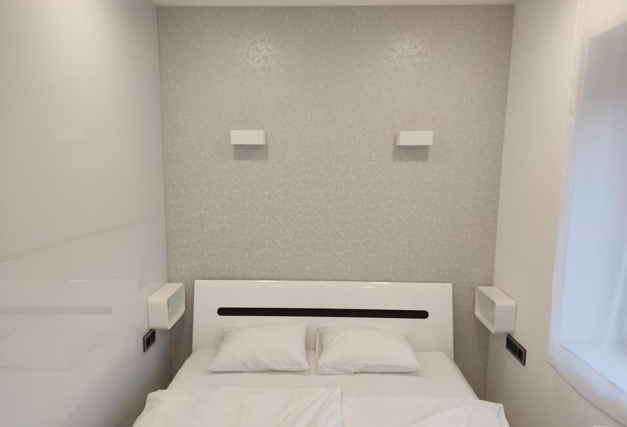 Aqua Solar Apartmanhaz Miskolc Exteriör bild
